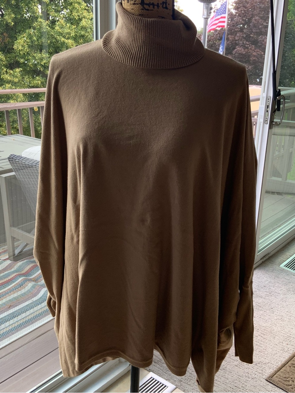 Alfani NWT Camel Turtleneck Size Large